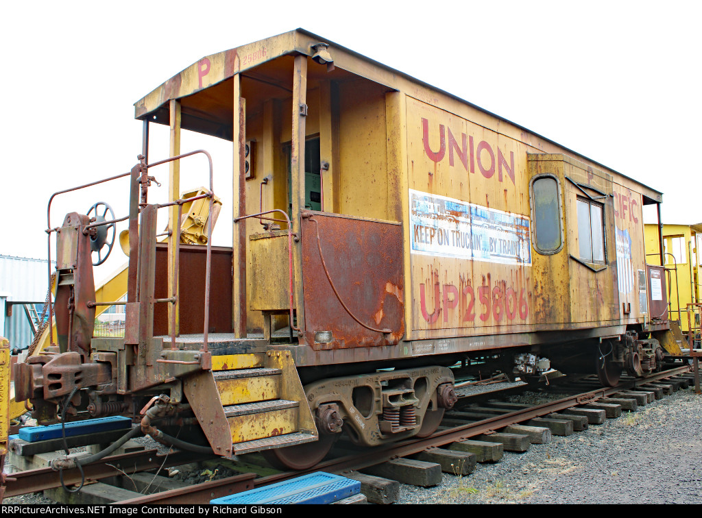 UP 25806 Caboose